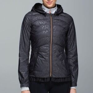 Lululemon Spring Fling Puffy Windbreaker Animal Swirl Embossed Black 8